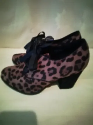 Zapatos tacón leopardo CORINA