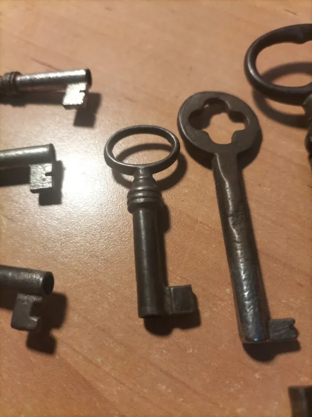 Lote de 7 llaves antiguas