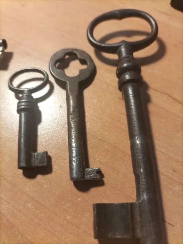 Lote de 7 llaves antiguas