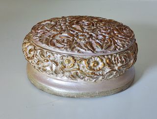 Antigo guarda joias em marfinite circular e tampa