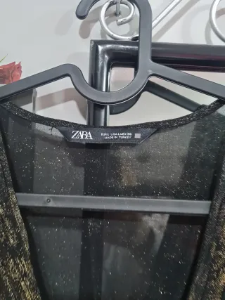 Vestido ZARA fiesta negro y dorado talla L,