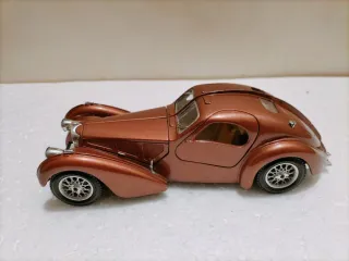 Bugatti Atlantic Bburago 1/24