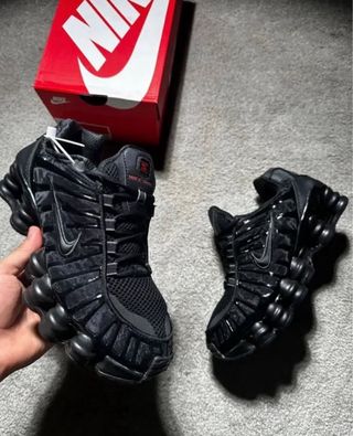 Nike Shox Talla 41 Negro