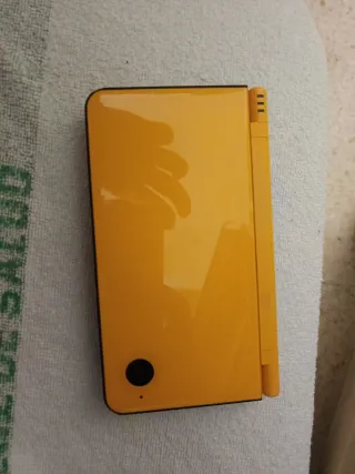 Nintendo DSi XL Full Yellou + Juegos.