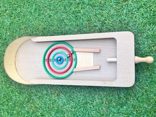 Pinball de madera con bolas