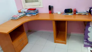 Escritorio grande de madera