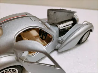 Bugatti Atlantic Bburago 1/24