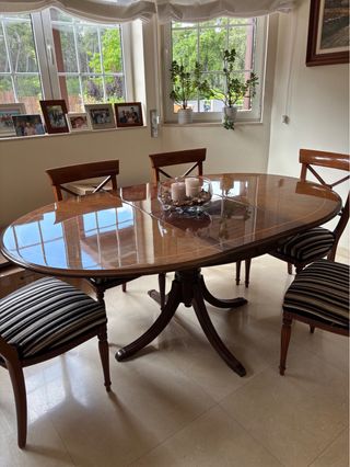 Mesa comedor ovalada extensible madera