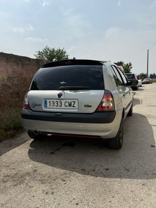 Renault Clio 2003