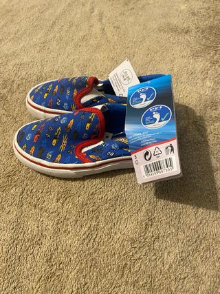 Zapatillas niño deportivas T26 a estrenar