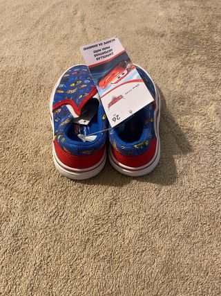 Zapatillas niño deportivas T26 a estrenar