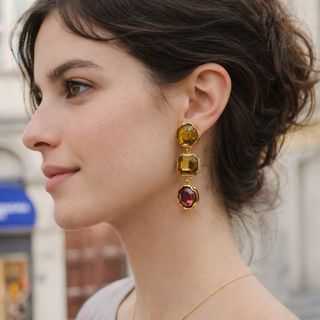 Orecchini pendenti con pietre colorate