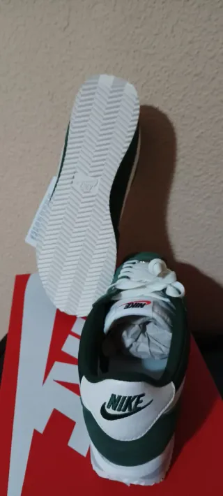 Nike Cortez Verde y Blanco TXT