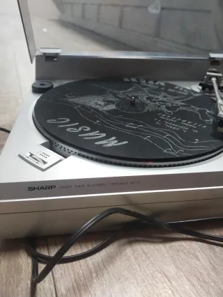 Tocadiscos Sharp Plata y Negro