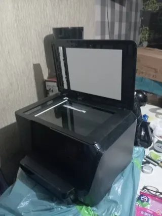 Fotocopiadora multifunción negra