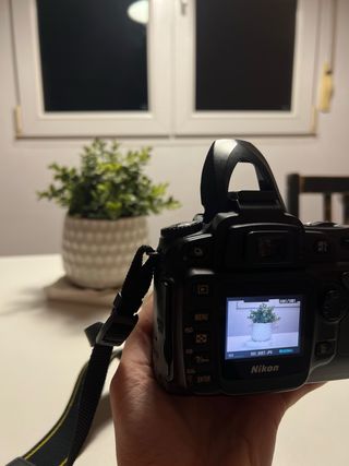 Cámara Nikon D50+ Bolsa TOKURA+cargador y objetivo