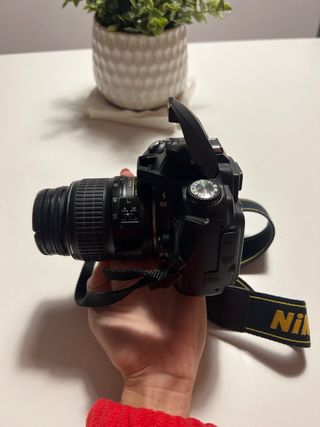 Cámara Nikon D50+ Bolsa TOKURA+cargador y objetivo
