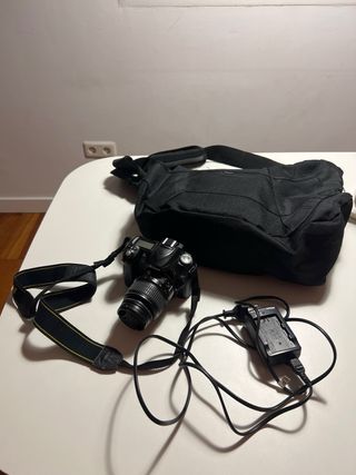 Cámara Nikon D50+ Bolsa TOKURA+cargador y objetivo