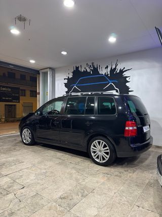 VOLKSWAGEN 🟡 TOURAN 2.0 TDI 140cv NACIONAL 5 PLAZA