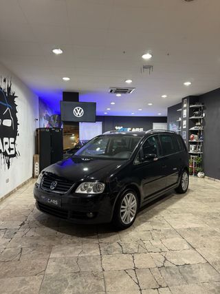 VOLKSWAGEN 🟡 TOURAN 2.0 TDI 140cv NACIONAL 5 PLAZA
