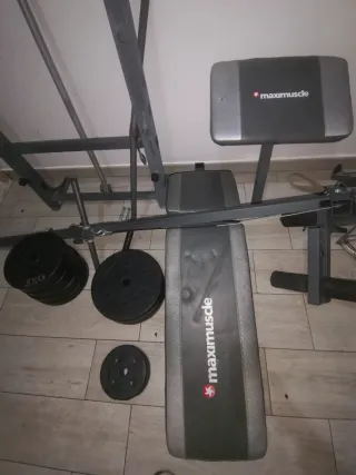 Banco de pesas y accesorios
