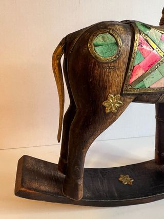 Coppia di cavalli in legno Rajasthan, India. Vintage.