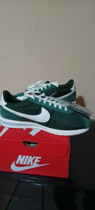 Nike Cortez TXT Verde y Blanco