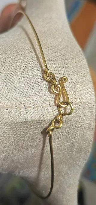 Collar flor con piedra natural Hematite