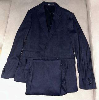 Traje azul dos piezas Zara talla 48