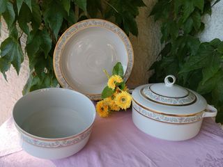 Zuppiera, piatto e insalatiera in porcellana