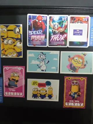 Cromos y cartas de los Minions y Marvel Carrefour