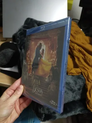 Película Blu-ray La Bella y la Bestia Disney.