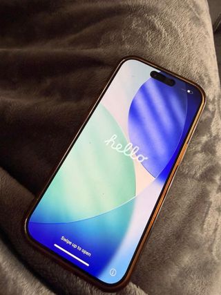 iPhone 16 Pro Titanio desierto