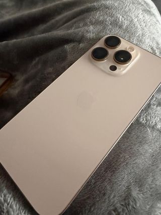 iPhone 16 Pro Titanio desierto