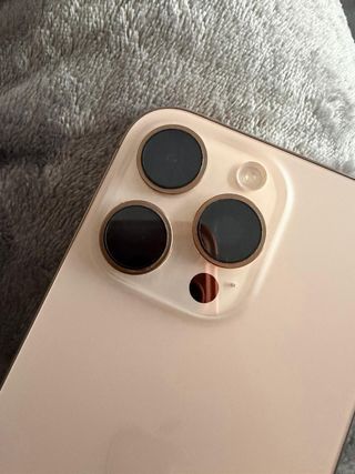 iPhone 16 Pro Titanio desierto