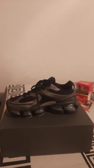 New Balance 2025Negro Gris