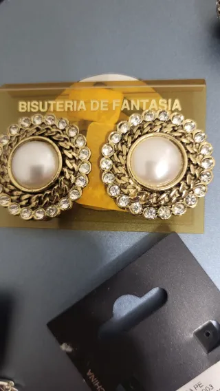 Pendientes Bisutería Dorados y Plateados