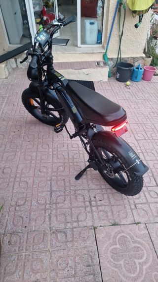 Bicicleta Eléctrica Negra Fat Bike