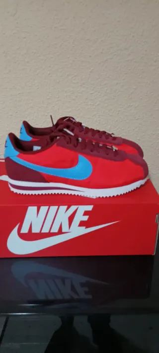 Nike Cortez TXT Rojas y Azules