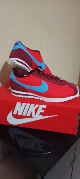 Nike Cortez TXT Rojas y Azules