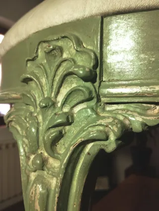 Descalzadora vintage tapizada