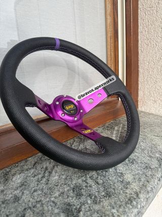 Volante OMP Morado Nuevo Cuero