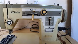 Máquina de coser Wertheim a motor