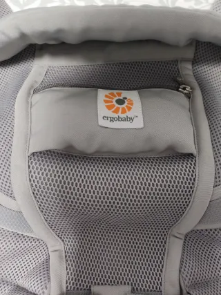 Mochila portabebés Ergobaby Gris