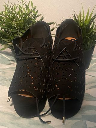 Sandalia cuña alta negra talla 38