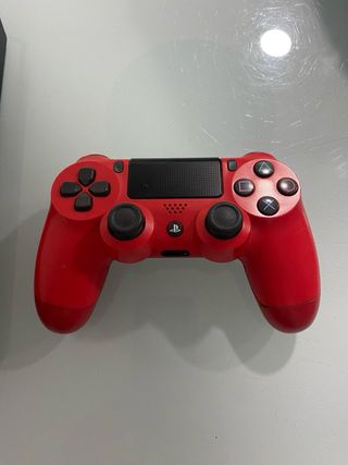 PS4 (PlayStation 4) Negra con Mando y Juegos