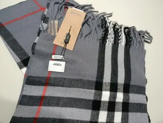 Bufanda Burberry Cuadros Gris y Negro