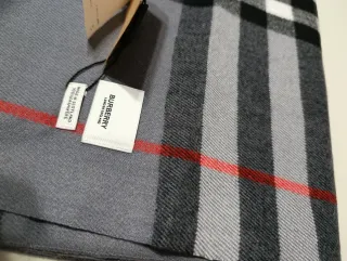 Bufanda Burberry Cuadros Gris y Negro