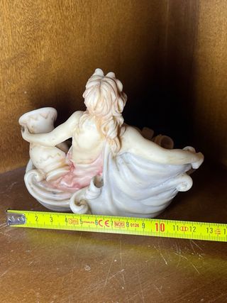 Scultura vintage donna con anfora