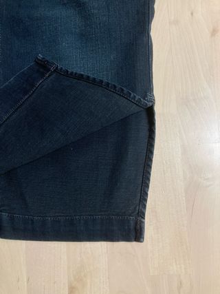 Falda vaquera Levi's negra elástica